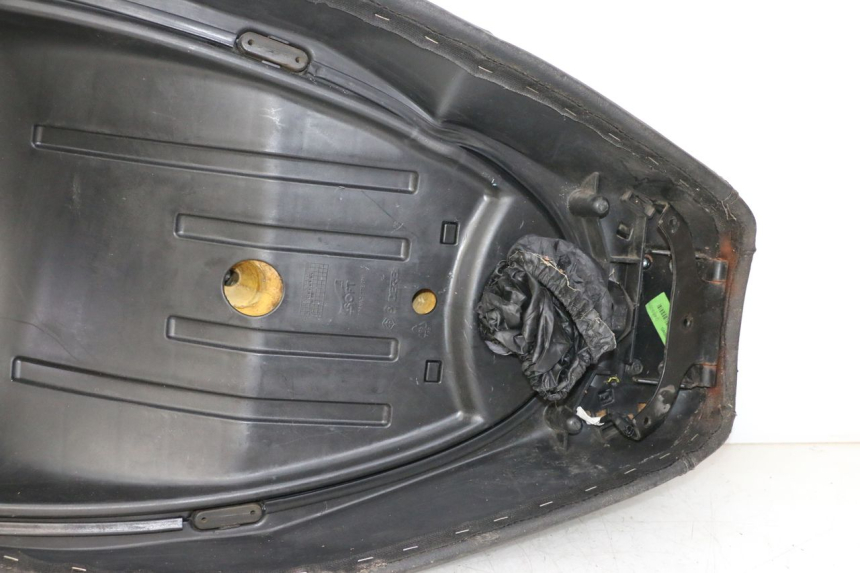 photo de SELLE PIAGGIO MP3 LT 300 (2010 - 2016) - Autre angle de vue