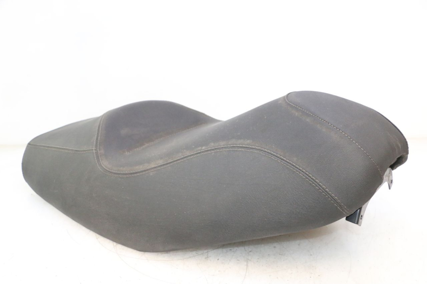photo de SELLE PIAGGIO MP3 LT 300 (2010 - 2016) - Points de fixation