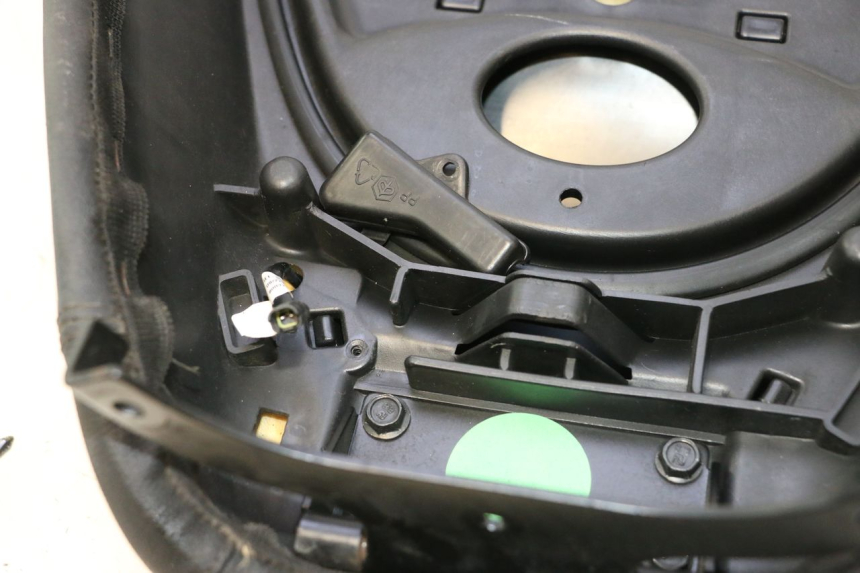 photo de SELLE PIAGGIO MP3 LT 400 (2007 - 2012) - Vue rapprochée