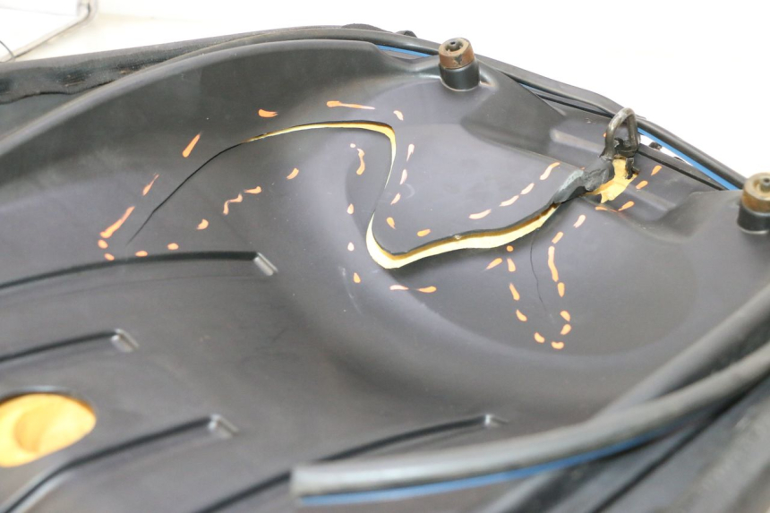 photo de SELLE PIAGGIO MP3 LT 400 (2007 - 2012) - Zoom état d’usage