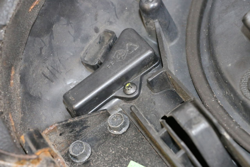 photo de SELLE PIAGGIO MP3 500 (2011 - 2015) - Gros plan technique