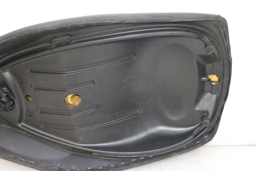 photo de SELLE PIAGGIO MP3 RL 250 (2007 - 2010) - Vue rapprochée