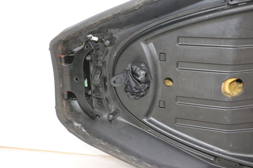 photo de SELLE PIAGGIO MP3 RL 250 (2007 - 2010) - Photo complémentaire