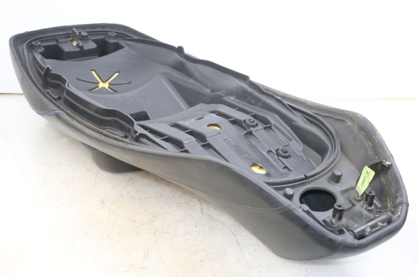 photo de SELLE PIAGGIO MP3 500 (2016 - 2018) - Détail de la pièce