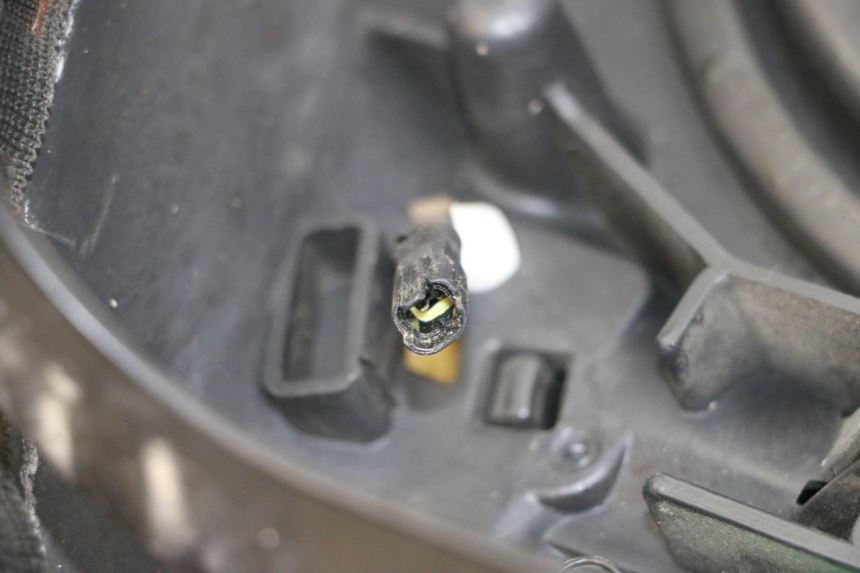 photo de SELLE PIAGGIO MP3 RL 250 (2007 - 2010) - Autre angle de vue