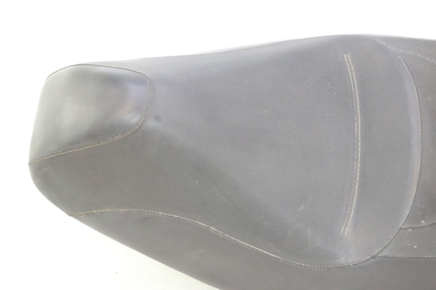 photo de SELLE PIAGGIO MP3 125 (2006 - 2014) - Détail de la pièce