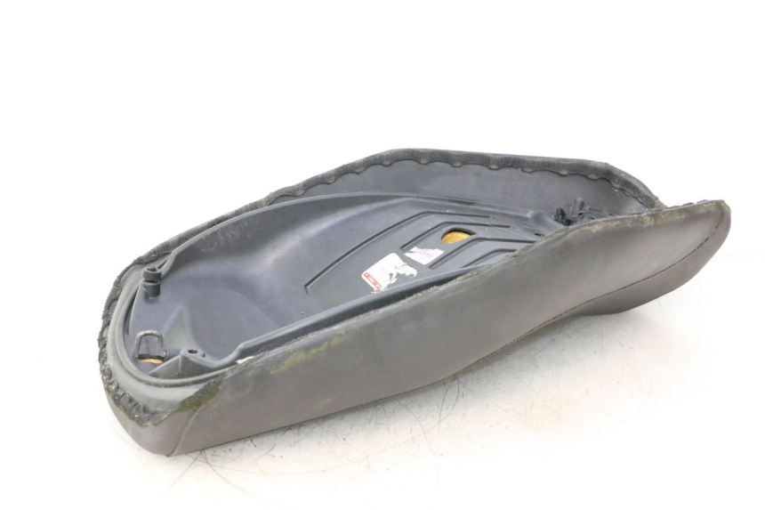 photo de SELLE PIAGGIO MP3 125 (2006 - 2014) - Détails caractéristiques