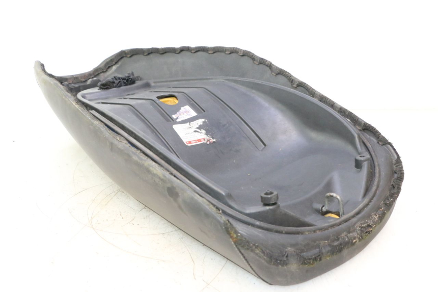 photo de SELLE PIAGGIO MP3 125 (2006 - 2014) - Vue rapprochée