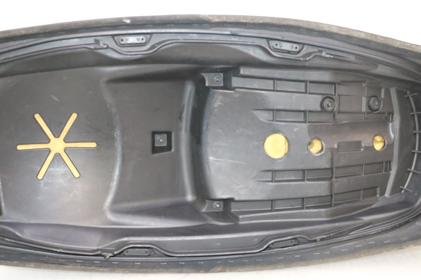 photo de SELLE PIAGGIO MP3 500 (2016 - 2018) - Marquages et références