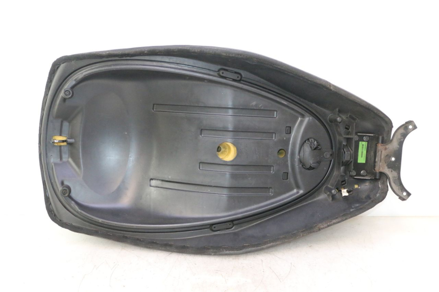 photo de SELLE PIAGGIO MP3 125 (2006 - 2014) - Angle alternatif