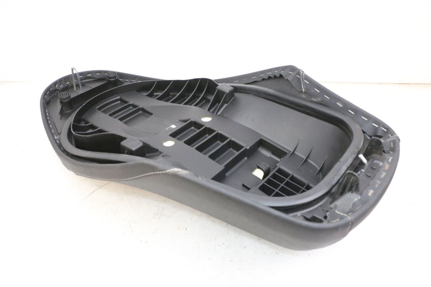 photo de SELLE YAMAHA NEO'S CORE 1 (2022 - 2026) - Autre angle de vue