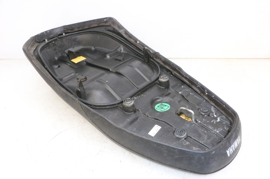 photo de SELLE YAMAHA NEO'S NEOS 2T 50 (1998 - 2007) - Points de fixation