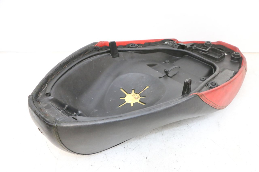 photo de SELLE PIAGGIO NEW TYPHOON 50 (2018 - 2021) - Vue rapprochée