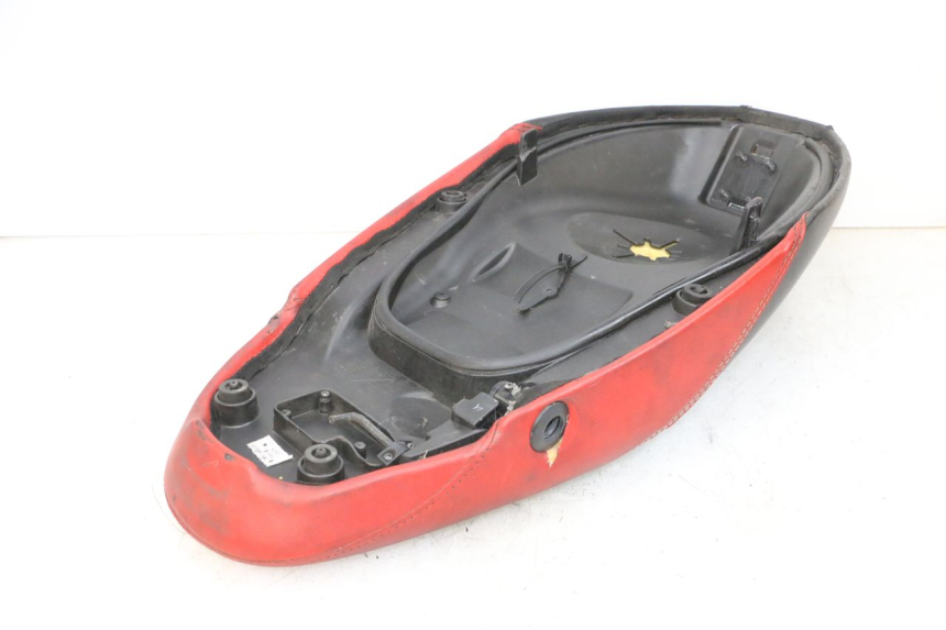 photo de SELLE PIAGGIO NEW TYPHOON 50 (2018 - 2021) - Aperçu profil