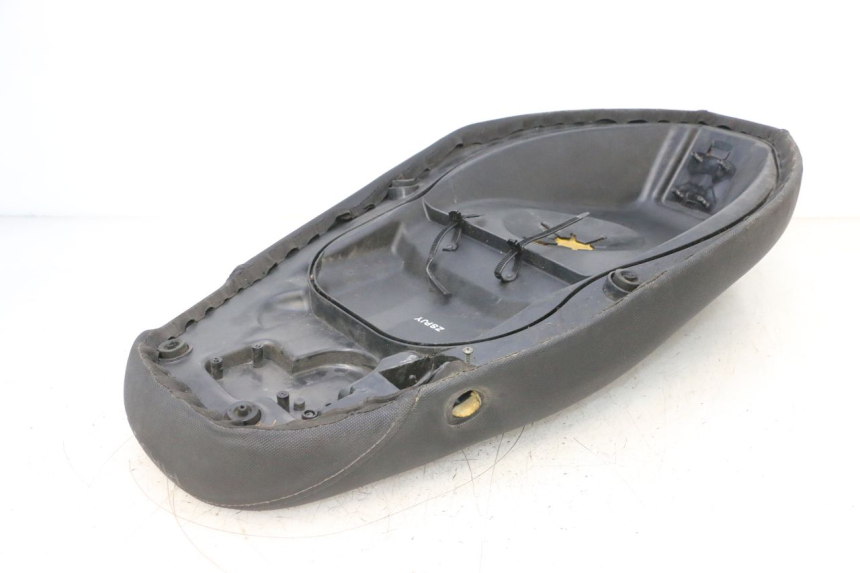 photo de SELLE PIAGGIO NEW TYPHOON 50 (2010 - 2017) - Zoom état d’usage