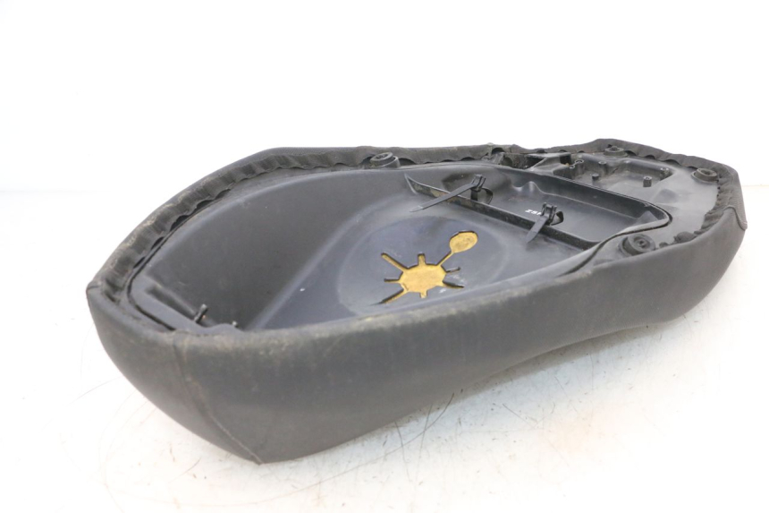 photo de SELLE PIAGGIO NEW TYPHOON 50 (2010 - 2017) - Gros plan technique