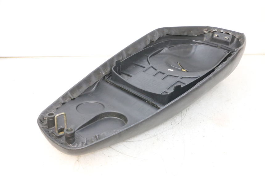 photo de SELLE SYM ORBIT 2 4T 50 (2008 - 2017) - Gros plan technique