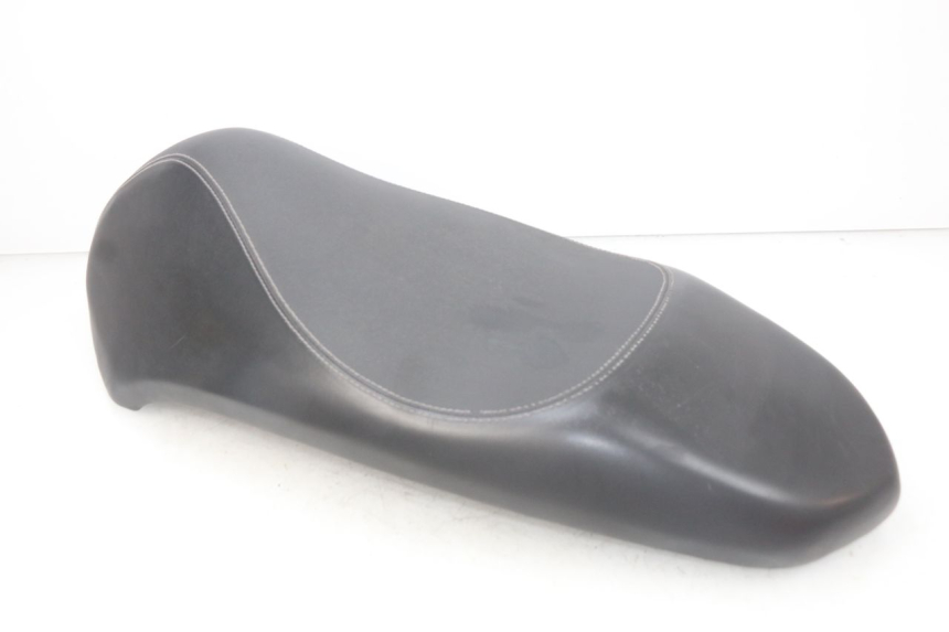 photo de SELLE PEUGEOT KISBEE 2T 50 (2010 - 2017)