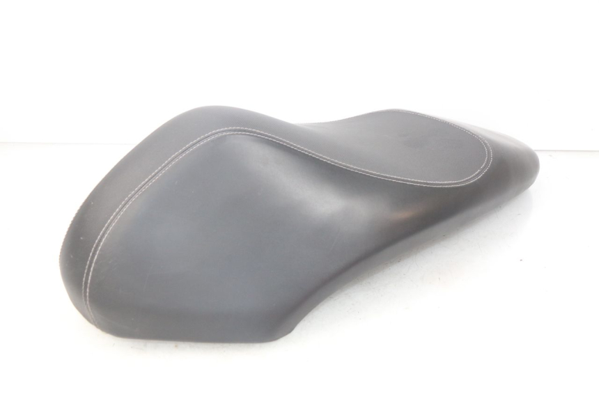 photo de SELLE PEUGEOT KISBEE 2T 50 (2010 - 2017)