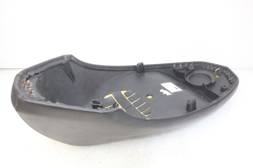 photo de SELLE PEUGEOT KISBEE 2T 50 (2010 - 2017)