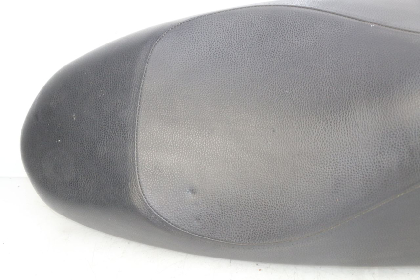 photo de SELLE PEUGEOT KISBEE 2T 50 (2010 - 2017)