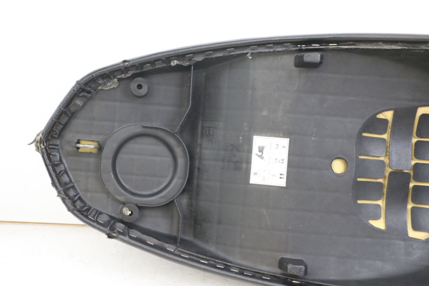 photo de SELLE PEUGEOT KISBEE 2T 50 (2018 - 2022)