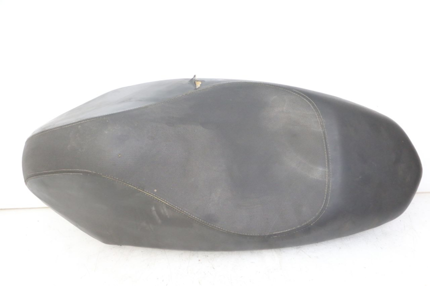 photo de SELLE PEUGEOT KISBEE 2T 50 (2010 - 2017)