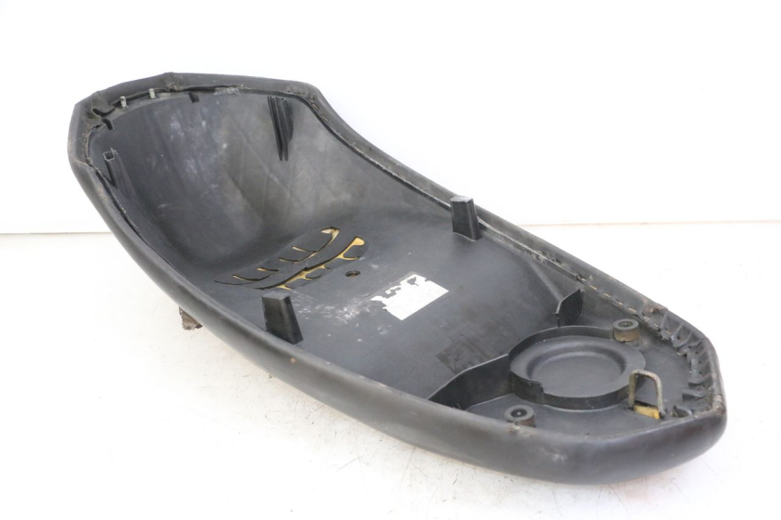 photo de SELLE PEUGEOT KISBEE 2T 50 (2010 - 2017)