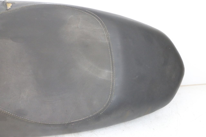 photo de SELLE PEUGEOT KISBEE 2T 50 (2010 - 2017)