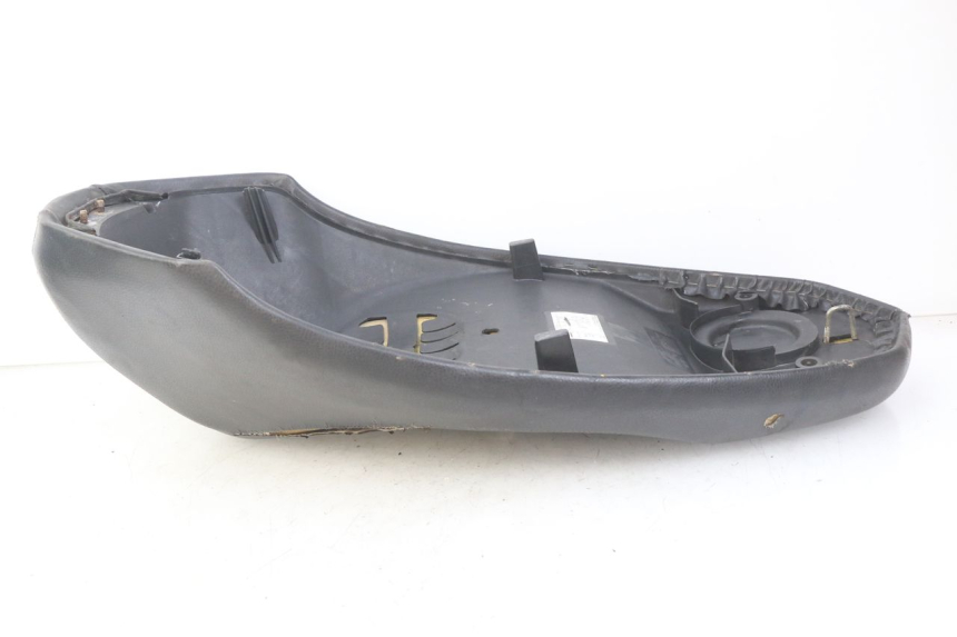 photo de SELLE PEUGEOT KISBEE 4T 50 (2010 - 2017)