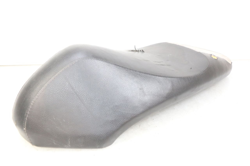 photo de SELLE PEUGEOT KISBEE 4T 50 (2010 - 2017)