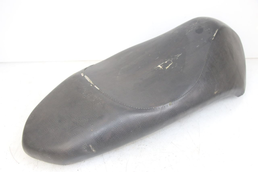 photo de SELLE PEUGEOT KISBEE 4T 50 (2010 - 2017)