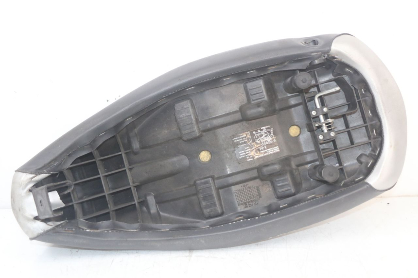 photo de SELLE PEUGEOT LUDIX 50 (2005 - 2007)