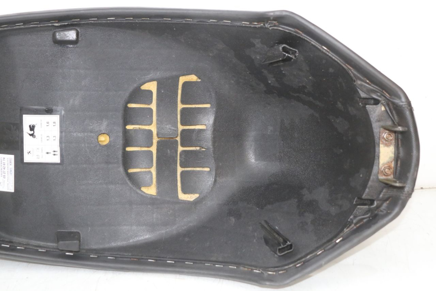 photo de SELLE PEUGEOT STREETZONE I 2T 50 (2018 - 2020)
