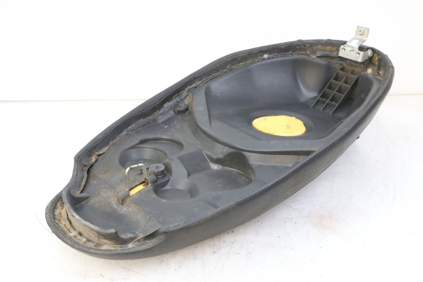photo de SELLE PEUGEOT TREKKER TKR 50 (2005 - 2014)
