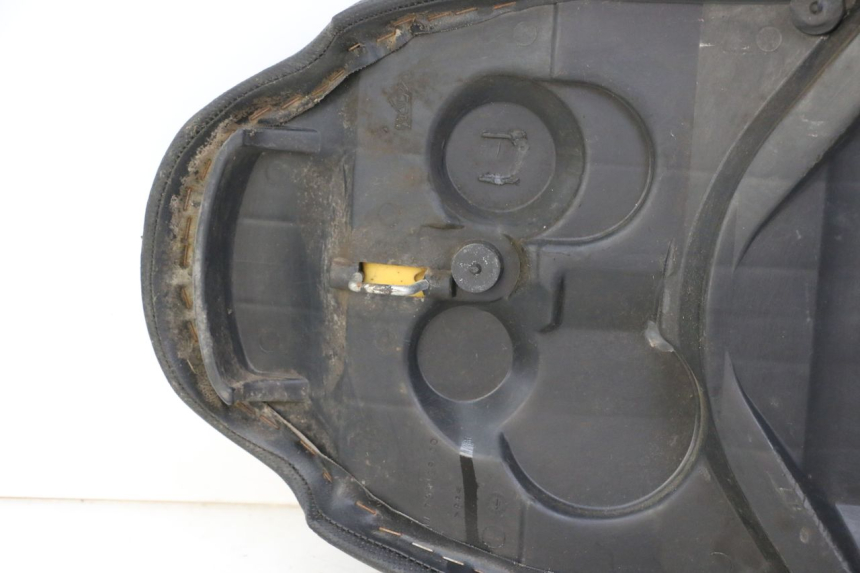 photo de SELLE PEUGEOT TREKKER TKR 50 (2005 - 2014)