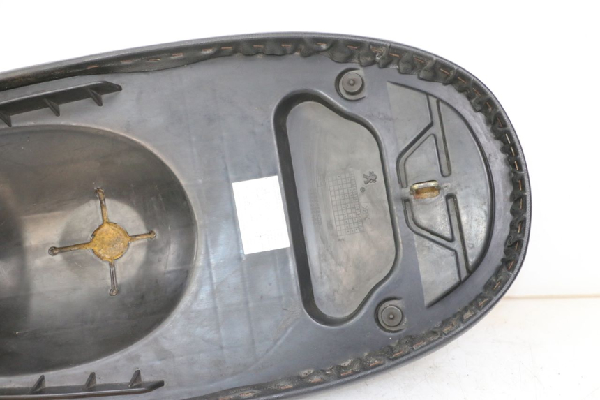 photo de SELLE PEUGEOT VIVACITY 125 (2010 - 2017)