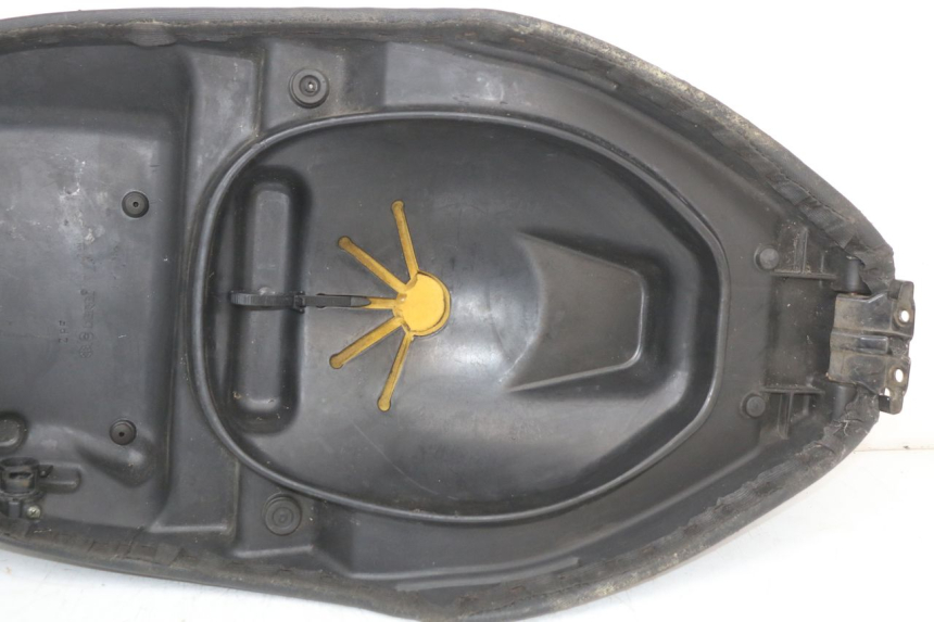 photo de SELLE PIAGGIO FLY 4T 50 (2004 - 2010)