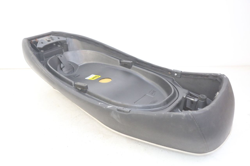 photo de SELLE PIAGGIO VESPA GTS SUPER IE 125 (2009 - 2016)