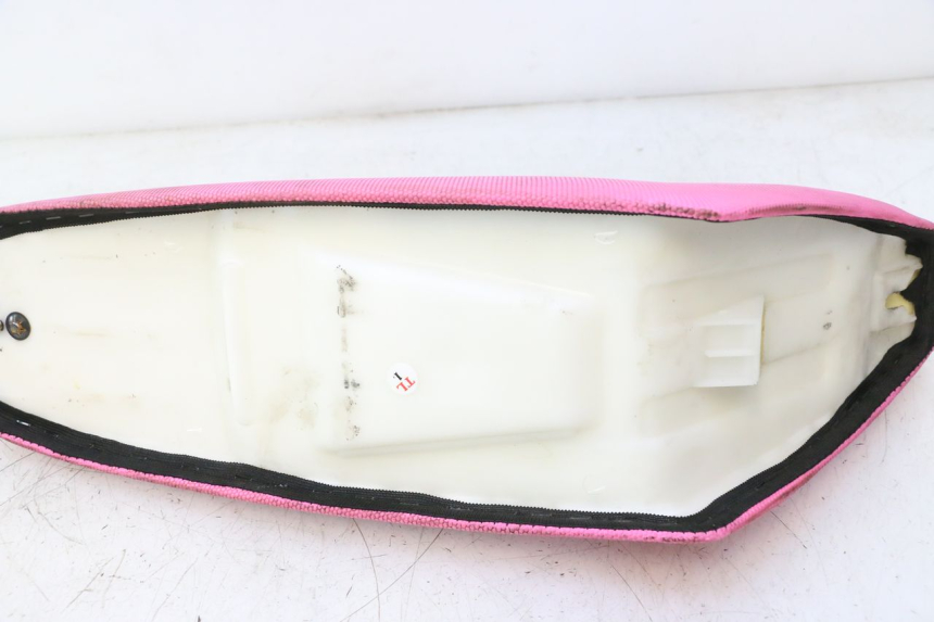 photo de SELLE APOLLO RFZ 150 - Points de fixation