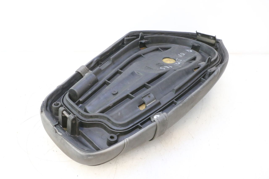 photo de SELLE GILERA RUNNER SP 50 (2002 - 2004) - État de surface