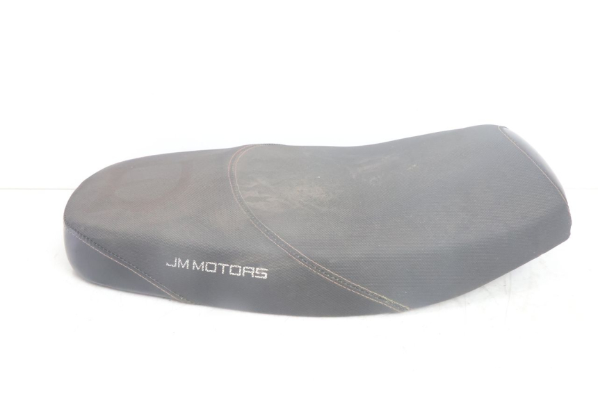 photo de SELLE JM MOTORS SANTANA EVO 50 (2024 - 2026) - État de surface