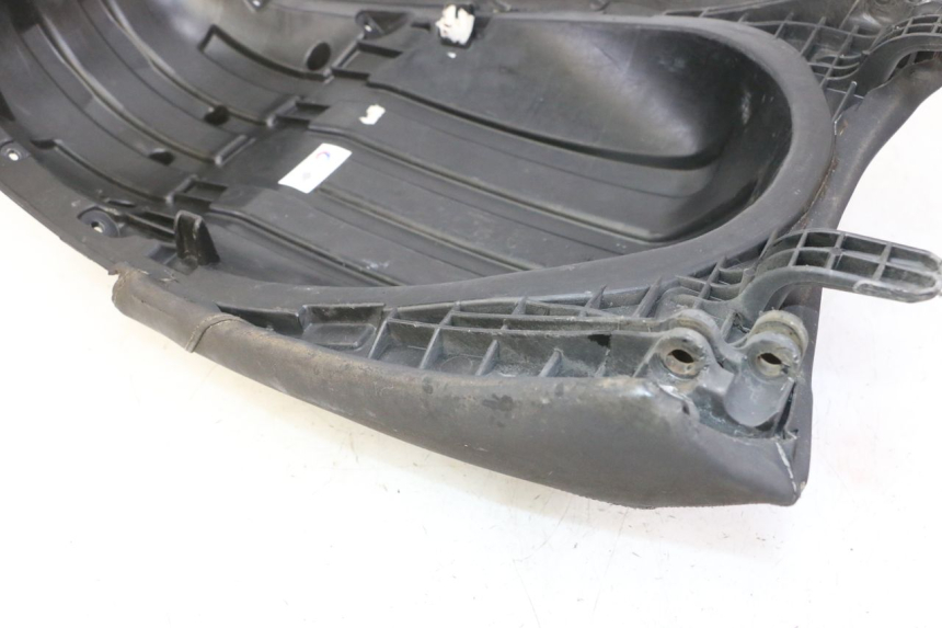 photo de SELLE PEUGEOT SATELIS 125 (2013 - 2018)