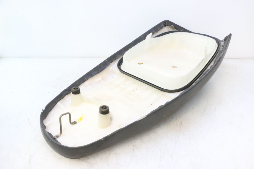 photo de SELLE HONDA SCV LEAD 100 (2003 - 2007) - Gros plan technique
