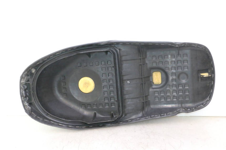 photo de SELLE HONDA SH 125 (2001 - 2003) - Détail de la pièce