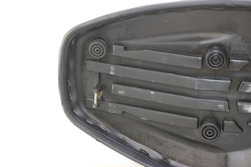 photo de SELLE YAMAHA SLIDER 50 (1999 - 2004) - Détails caractéristiques