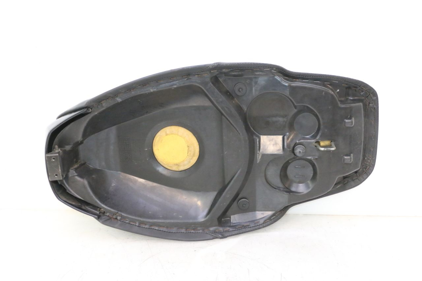 photo de SELLE PEUGEOT SPEEDFIGHT 2 AC 50 (2000 - 2009) - Détail de la pièce