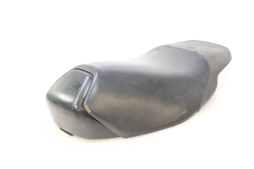 photo de SELLE PEUGEOT SPEEDFIGHT 2 AC 50 (2000 - 2009) - Détails caractéristiques