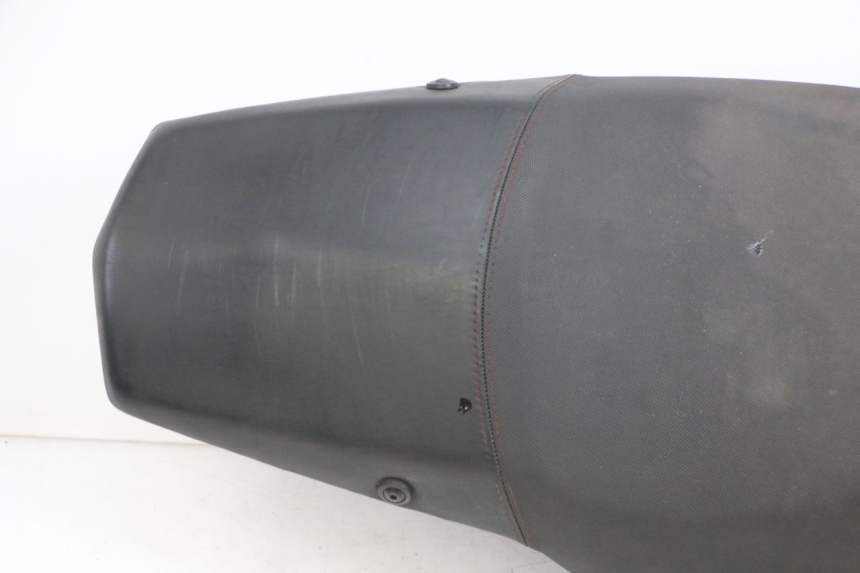 photo de SELLE PEUGEOT SPEEDFIGHT 4 4T EFI 50 (2021 - 2025) - Photo complémentaire