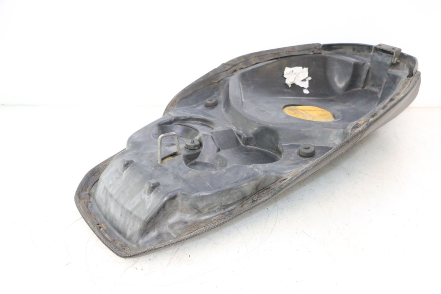 photo de SELLE PEUGEOT SPEEDFIGHT LC 50 (1996 - 2002) - Gros plan technique